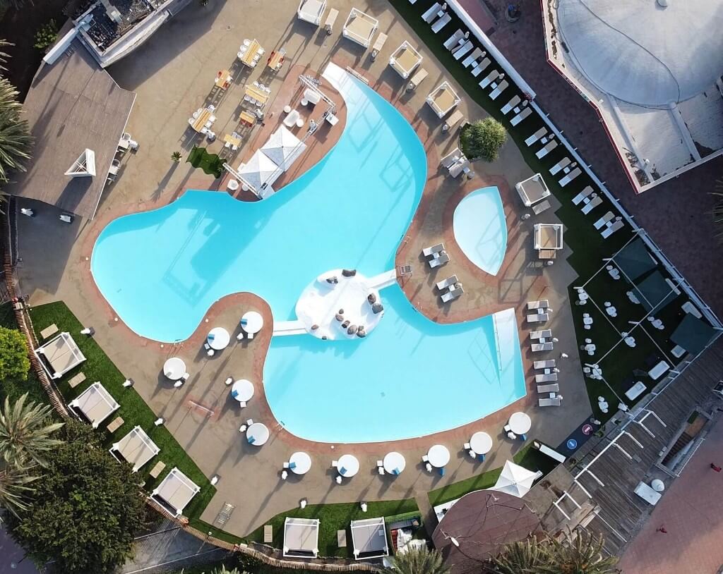 Solarium Piscina Puerto Rico Beach Club